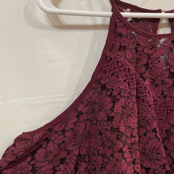 Skies Are Blue Lia Cold Shoulder Lace Blouse - Picture 6 of 16